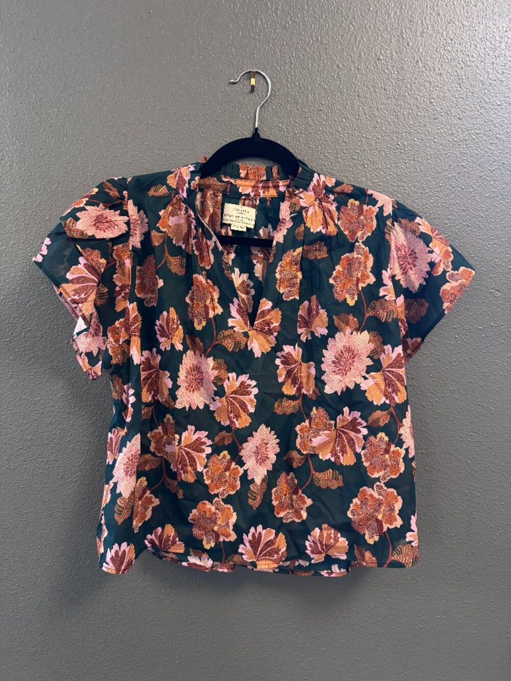 Birds of Paradis by Trovata Lily Carnation Print Blouse Navy Pink - Picture 3 of 4